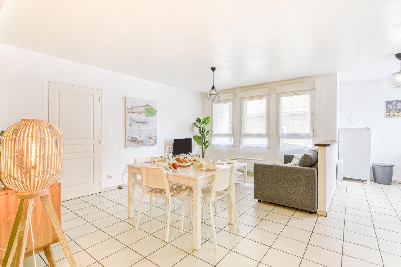 Appart'Hotel Versailles Saint Cyr L'Ecole - Gare Sncf A 100M Et Parking Prive Exterior foto