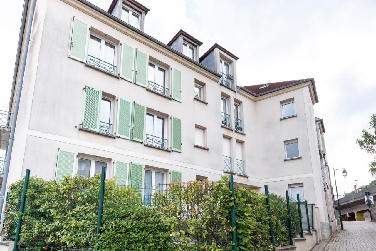 Appart'Hotel Versailles Saint Cyr L'Ecole - Gare Sncf A 100M Et Parking Prive Exterior foto