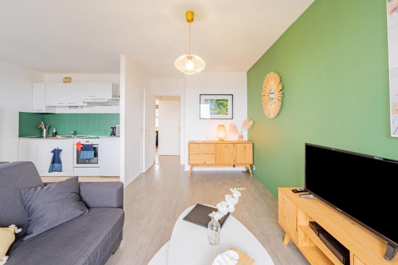 Appart'Hotel Versailles Saint Cyr L'Ecole - Gare Sncf A 100M Et Parking Prive Exterior foto